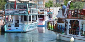 Sinop'ta, gezi teknesi turlarına zam! Sinop’ta, gezi teknesi turlarına zam!