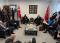 AK Parti ve CHP üç bayram sonra bayramlaştı AK Parti ve CHP üç bayram sonra bayramlaştı