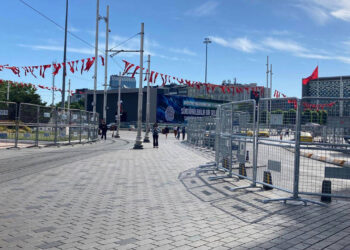 Taksim ve çevresinde bazı metro ve teleferik hatları kapatıldı Taksim ve çevresinde bazı metro ve teleferik hatları kapatıldı