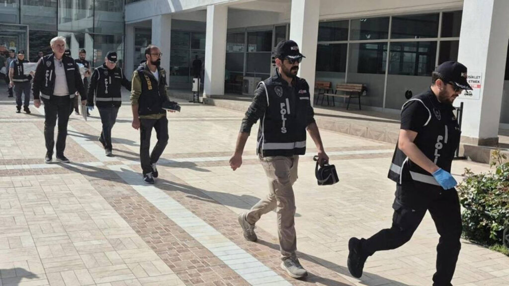 tepebasi belediyesine yolsuzluk operasyonu habermeydan