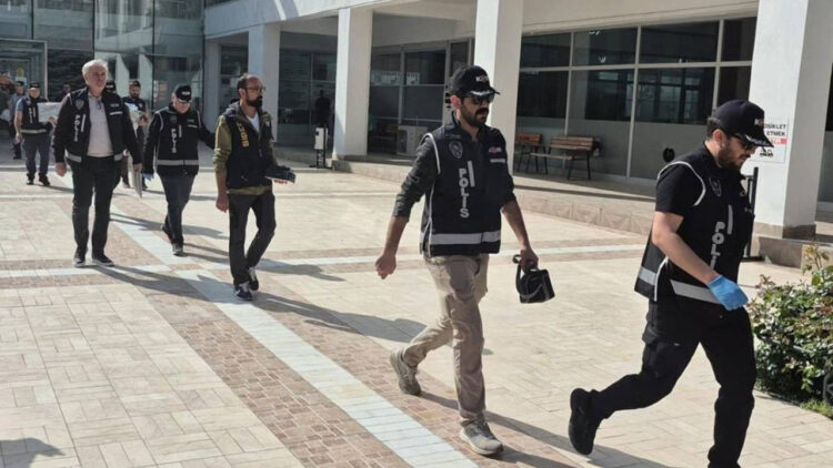 Eskişehir Tepebaşı Belediyesi’ne yolsuzluk operasyonu: 60 gözaltı kararı Eskişehir Tepebaşı Belediyesi’ne yolsuzluk operasyonu...