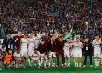 Trabzonspor, Gençlerbirliği'ni uzatmalarda geçip finale yükseldi! Trabzonspor, Gençlerbirliği’ni uzatmalarda geçip finale yükseldi!