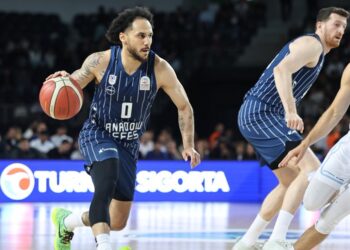 Türk Telekom 70-77 Anadolu Efes Türk Telekom 70-77 Anadolu Efes