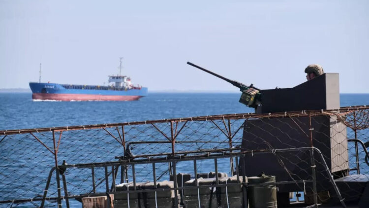 Ukrayna’dan açıklama: Karadeniz’de üç gemiye saldırı iddiası Karadeniz’de üç gemiye saldırı iddiası...