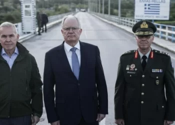 Yunanistan Cumhurbaşkanı Tasulas’tan sınır mesajı