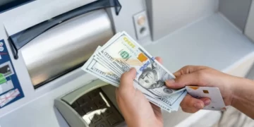 İstanbul'da ATM'lere sahte dolar yatırıp TL alan şebekeye operasyon! İstanbul’da ATM’lere sahte dolar yatırıp TL alan şebekeye operasyon!