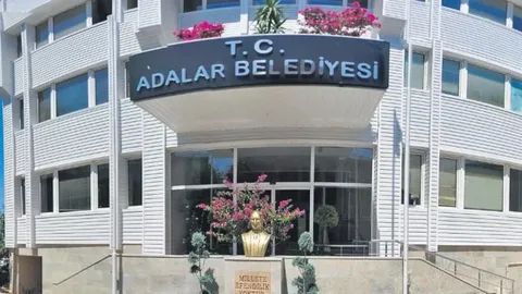 Adalar Belediyesi’ne Yolsuzluk Operasyonu: Belediye Başkanı Dahil 41 Şüpheli Gözaltında Adalar Belediyesi habermeydan
