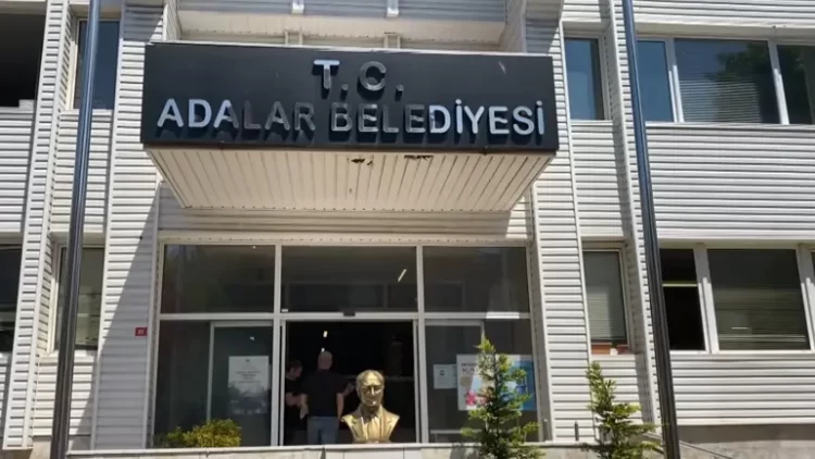 Adalar Belediyesi'ne Rüşvet Operasyonu: 39 Şüpheli Adliyeye Sevk Edildi Adalar Belediyesi1 habermeydan