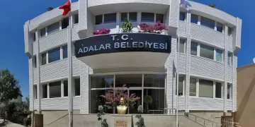 Adalar Belediyesi’ne Rüşvet ve Ruhsat Soruşturması: 35 Kişi Tutuklandı Adalar Belediyesi’ne Rüşvet ve Ruhsat Soruşturması: 35 Kişi Tutuklandı