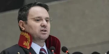 Akın Gürlek kimdir? Kaç yaşında ve nereli? Akın Gürlek kimdir? Kaç yaşında ve nereli?
