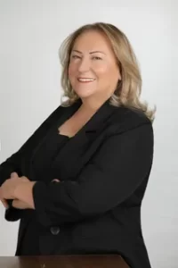 Ayten Gülsever kimdir? Ne iş yapıyor? Ayten Gulsever kimdir1 habermeydan