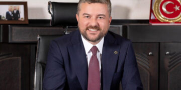 Buca Belediyesi'ne operasyon! Belediye Başkanı Görkem Duman gözaltında Buca Belediyesi’ne operasyon! Belediye Başkanı Görkem Duman gözaltında