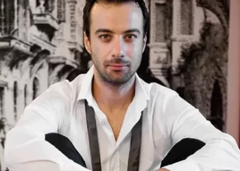 Doktorlar dizisi Arslan Bey Devrim Nas kimdir? Kaç yaşında? Doktorlar dizisi Arslan Bey Devrim Nas kimdir? Kaç yaşında?