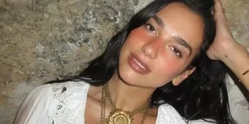 Dua Lipa Avrupa tatil önerilerini paylaştı Dua Lipa Avrupa tatil önerilerini paylaştı