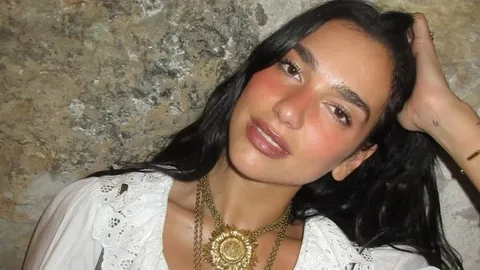 Dua Lipa Avrupa tatil önerilerini paylaştı Dua Lipa Avrupa tatil onerilerini paylasti habermeydan