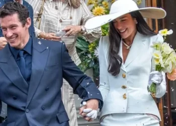 Dua Lipa ile Callum Turner Londra’da evlendi