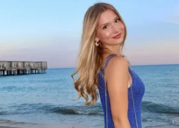 Ecrin Su Çoban'ın tatil harcaması dikkat çekti Ecrin Su Çoban’ın tatil harcaması dikkat çekti