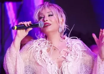 Emel Sayın’dan kötü haber! Konserlerini erteledi: Tedavi görmem gerekiyor