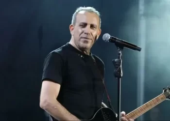 Haluk Levent sahnede rahatsızlandı