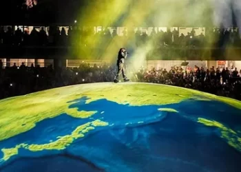 Kanye söyledi 'İstanbul' ışıldadı Kanye söyledi ‘İstanbul’ ışıldadı
