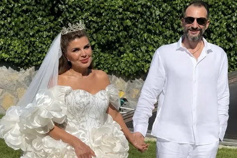 55 yaşındaki Nuray Sayarı ikiz bebeklerini kaybetti Nuray Sayari ikiz bebeklerini kaybetti habermeydan