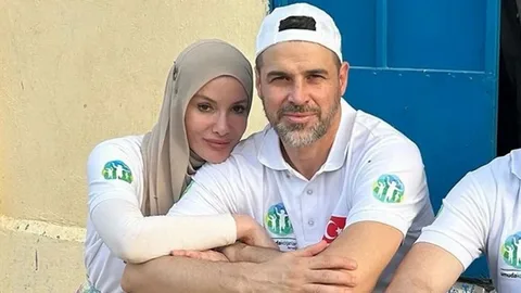 Reshad Strik'ten Gamze Özçelik'e romantik 2. evlilik yıl dönümü kutlaması Reshad Strik Gamze ozcelik romantik2. evlilik yil donumu kutlamasi habermeydan