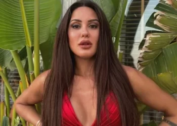 Sahra Işık'ın bomba iddiası: Kızılcık Şerbeti oyuncusuyla aldatıldım Sahra Işık’ın bomba iddiası: Kızılcık Şerbeti oyuncusuyla aldatıldım