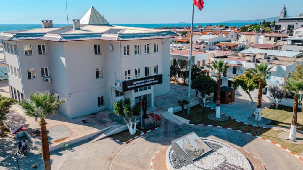 Seferihisar Belediyesi'ne Rüşvet Operasyonu: 6 Kişi Gözaltına Alındı Seferihisar Belediyesi habermeydan