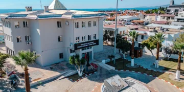 Seferihisar Belediyesi'ne Rüşvet Operasyonu: 6 Kişi Gözaltına Alındı Seferihisar Belediyesi’ne Rüşvet Operasyonu: 6 Kişi Gözaltına Alındı