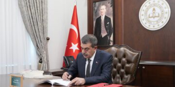 Bakan Tekin’den Şenay Aybüke Yalçın’ın Şehadet Yıl Dönümü Mesajı
