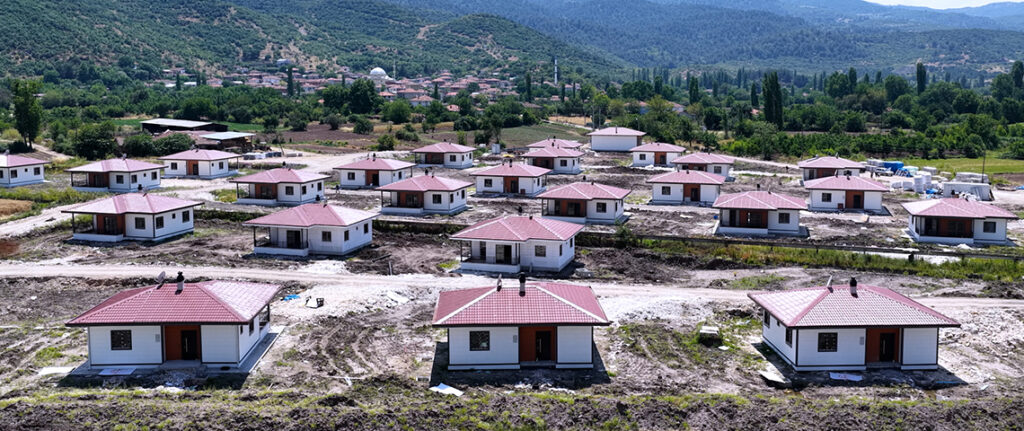 Sındırgı'da Deprem Konutları Tamamlanıyor: 1.180 Bağımsız Bölüm Yakında Teslim Edilecek Sindirgida Deprem Konutlari habermeydan