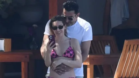 Sinem Kobal ve Kenan İmirzalıoğlu Bodrum sezonunu açtı Sinem Kobal Kenan Imirzalioglu Bodrum sezonunu acti habermeydan