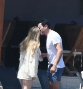 Sinem Kobal ve Kenan İmirzalıoğlu Bodrum sezonunu açtı Sinem Kobal Kenan Imirzalioglu Bodrum sezonunu acti2 habermeydan