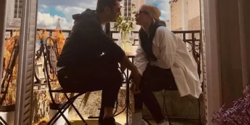 Sinem Kobal'dan romantik kutlama: İyi ki doğdun sevgilim Sinem Kobal’dan romantik kutlama: İyi ki doğdun sevgilim