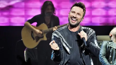 Tarkan’dan hayranlarına Ankara’da ücretsiz konser Tarkandan hayranlarina Ankarada ucretsiz konser habermeydan