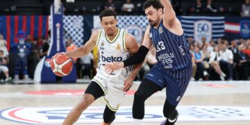 Anadolu Efes, Fenerbahçe’yi yenip seriyi uzattı!