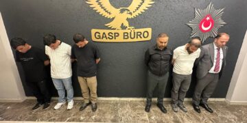 Ankara'da sahte denetim operasyonu: 6 kişi gözaltına alındı Ankara’da sahte denetim operasyonu: 6 kişi gözaltına alındı