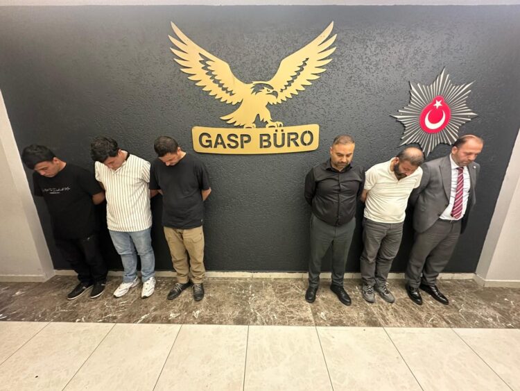 Ankara'da sahte denetim operasyonu: 6 kişi gözaltına alındı Ankara'da sahte denetim operasyonu...