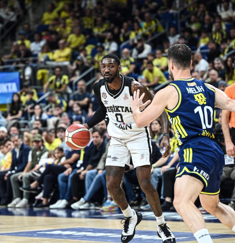 Beşiktaş, Fenerbahçe'yi deplasmanda yenerek seride öne geçti! besiktas fenerbahceyi deplasmanda yenerek seride one gecti habermeydan scaled e1781378206810