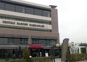 Denizli barosu başkanı ve 11 avukat uyuşturucudan gözaltına alındı Denizli barosu başkanı ve 11 avukat uyuşturucudan gözaltına alındı