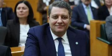 İYİ Parti’den istifa eden Ersin Beyaz, AK Parti’ye katıldı İYİ Parti’den istifa eden Ersin Beyaz, AK Parti’ye katıldı
