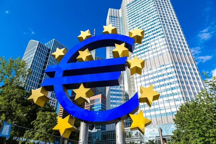 ECB’den enflasyonun ikinci tur etkilerine karşı tedbir mesajı ECB’den enflasyonun ikinci tur etkilerine karşı tedbir mesajı...