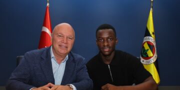Fenerbahçe, Amara Diouf'u kadrosuna kattı! Fenerbahçe, Amara Diouf’u kadrosuna kattı!