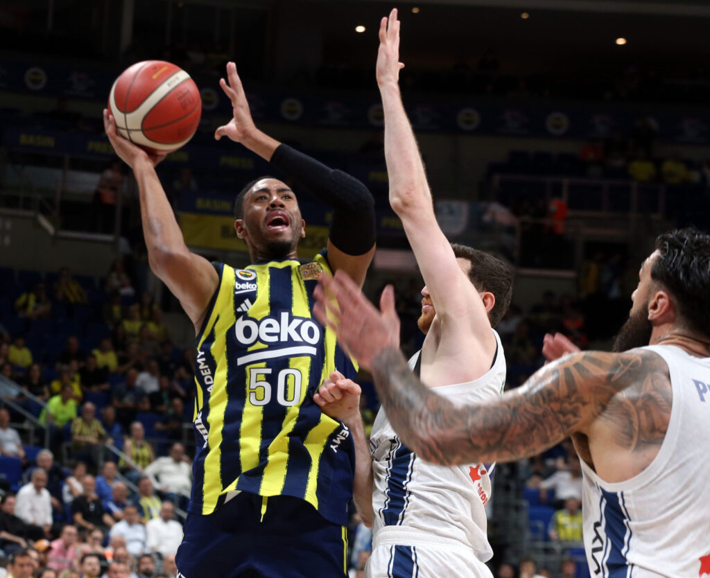 Fenerbahçe Beko 60-59 Anadolu Efes fenerbahce beko 60 59 anadolu efes habermeydan scaled e1780343375422