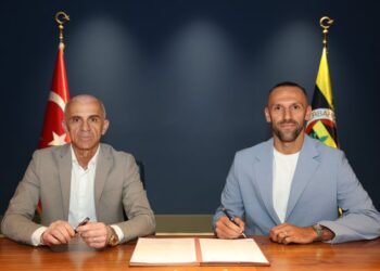 Fenerbahçe, Vedat Murigi'yi açıkladı! Fenerbahçe, Vedat Murigi’yi açıkladı!