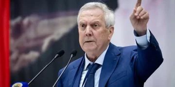 Fenerbahçe’de, Aziz Yıldırım geri döndü!