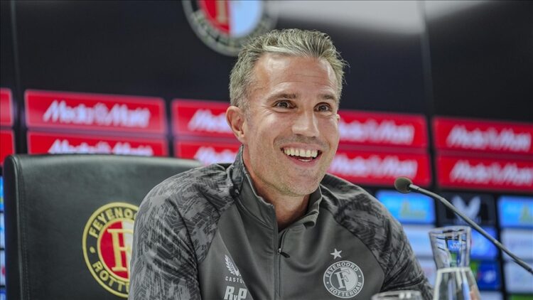 Feyenoord, Robin van Persie'nin görevine son verdi! feyenoord robin van persienin gorevine son verdi habermeydan
