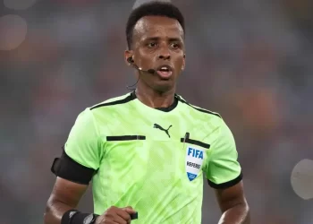 FIFA'dan, Somalili hakem Omar Artan'a tam destek: Maaşı eksiksiz ödenecek! FIFA’dan, Somalili hakem Omar Artan’a tam destek: Maaşı eksiksiz ödenecek!