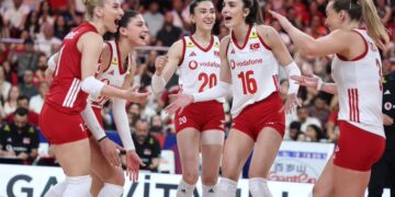 Filenin Sultanları, Çin'i karar setinde geçerek 4'te 4 yaptı! Filenin Sultanları, Çin’i karar setinde geçerek 4’te 4 yaptı!