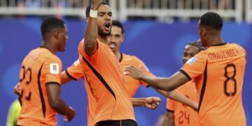 Hollanda, İsveç'i 5 golle geçti! Hollanda, İsveç’i 5 golle geçti!